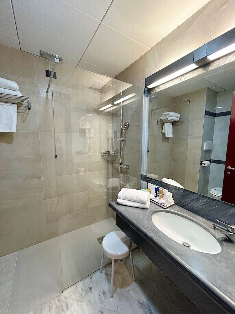 iH Hotels Milano Blu Visconti Standard Double or Twin Room, Accessible 7