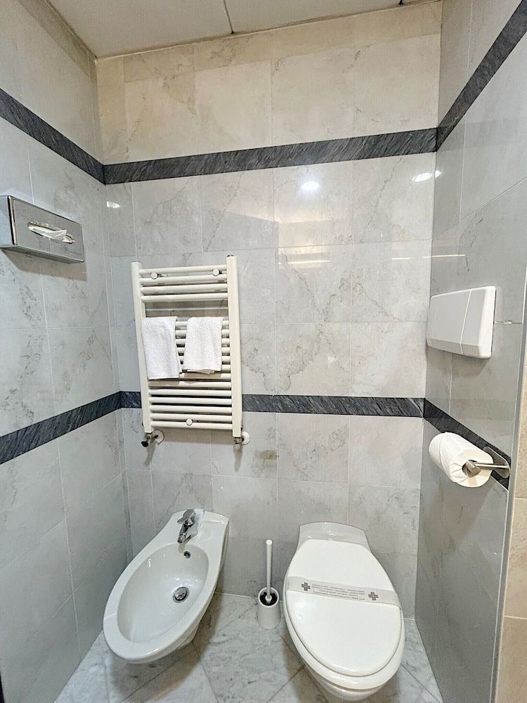 iH Hotels Milano Blu Visconti Standard Triple Room 10