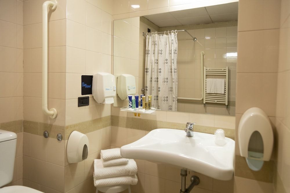 iH Hotels Milano Blu Visconti Standard Triple Room 7