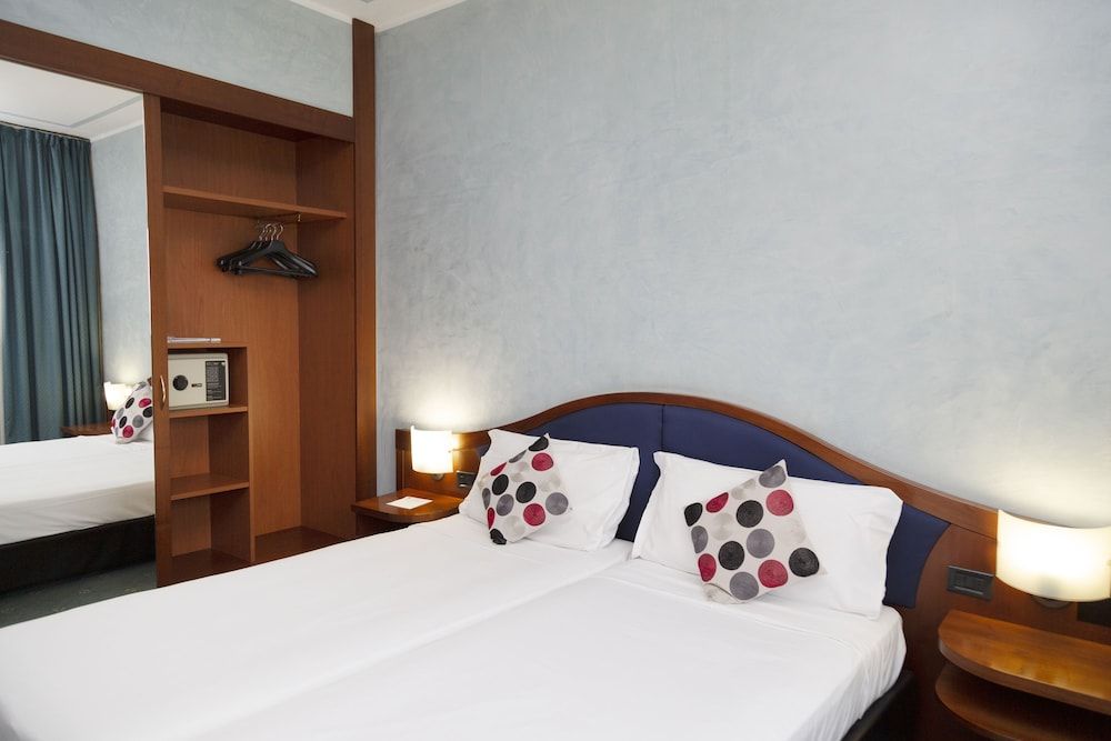 iH Hotels Milano Blu Visconti Standard Triple Room 3
