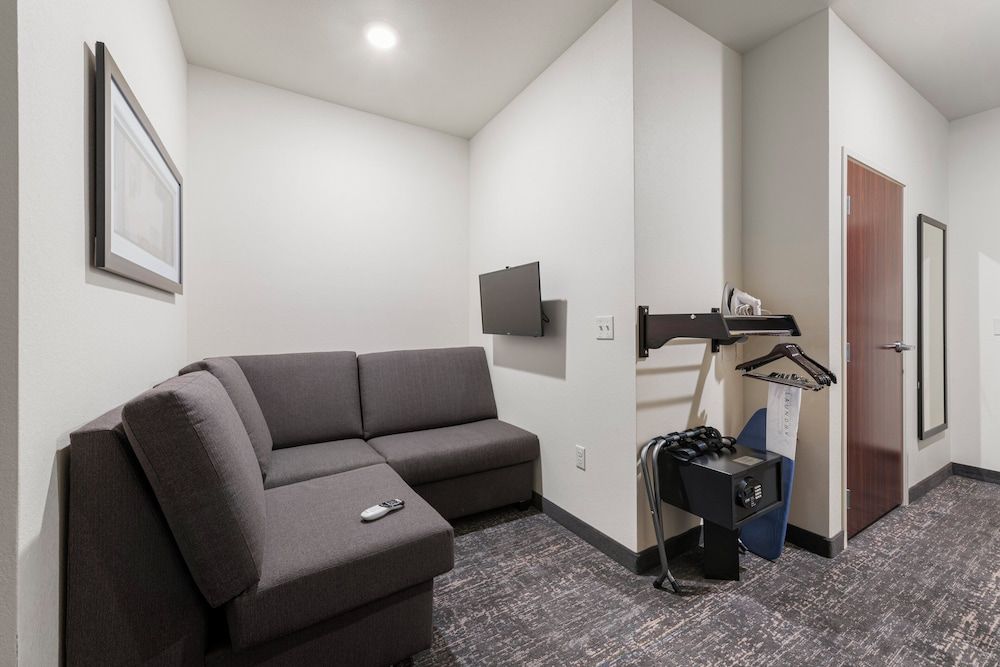 Cobblestone Hotel & Suites - Urbana Studio, 1 King Bed with Sofa bed, Accessible, Non Smoking (with Audible/Visual Assistance) 7