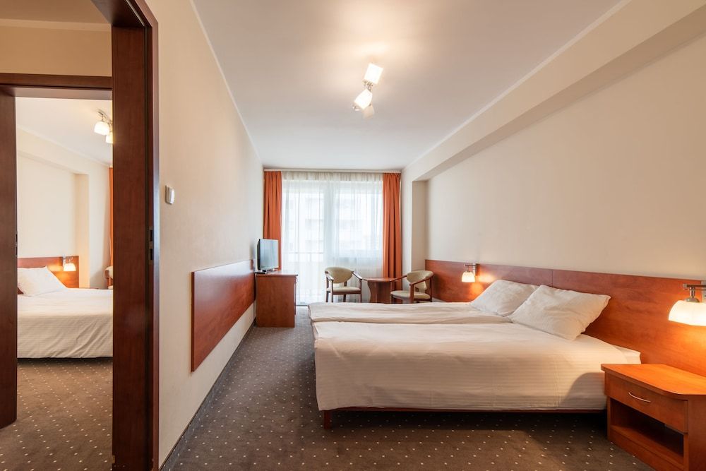 Studio, 2 Bedrooms