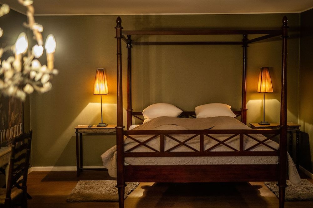 Signature Suite, Bathtub