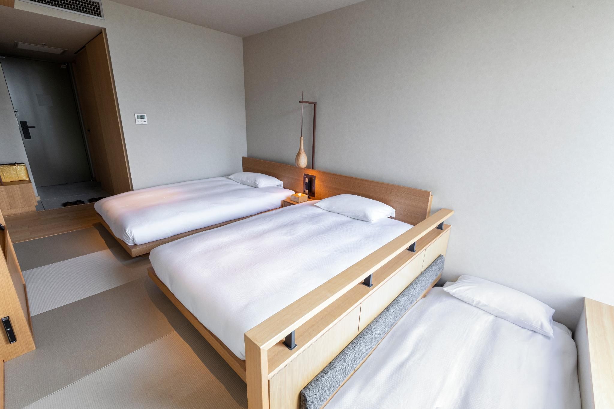 High Floor Twin Room with Extra Bed