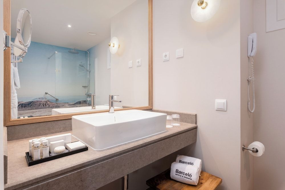 Barceló Lanzarote Royal Level Junior Suite, Sea View (Deluxe - 2 Adults 1 Child) 3