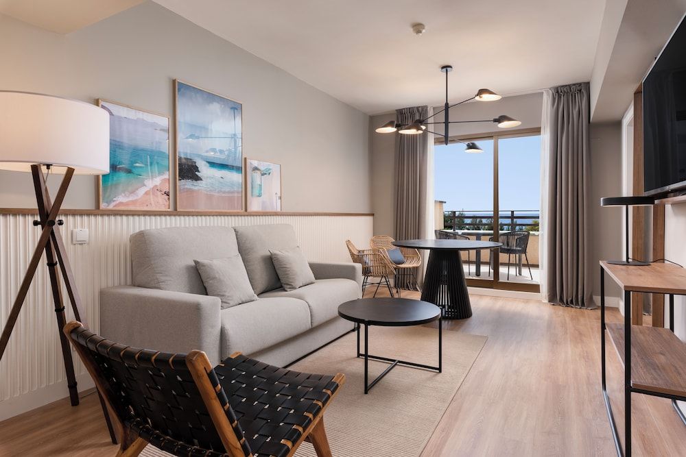 Barceló Lanzarote Royal Level Junior Suite, Sea View (Deluxe - 2 Adults 1 Child) 6