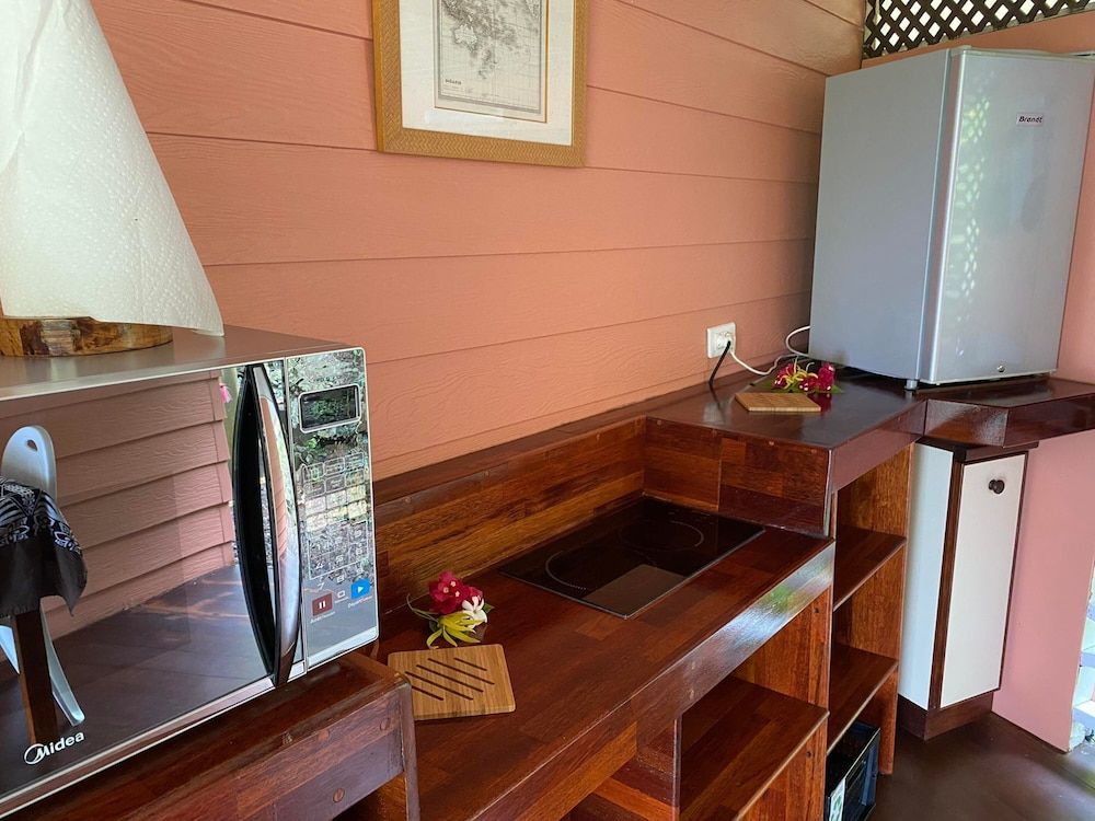 Bora Bora Holiday's Lodge and Villa Bungalow, Private Bathroom, Lagoon View 7