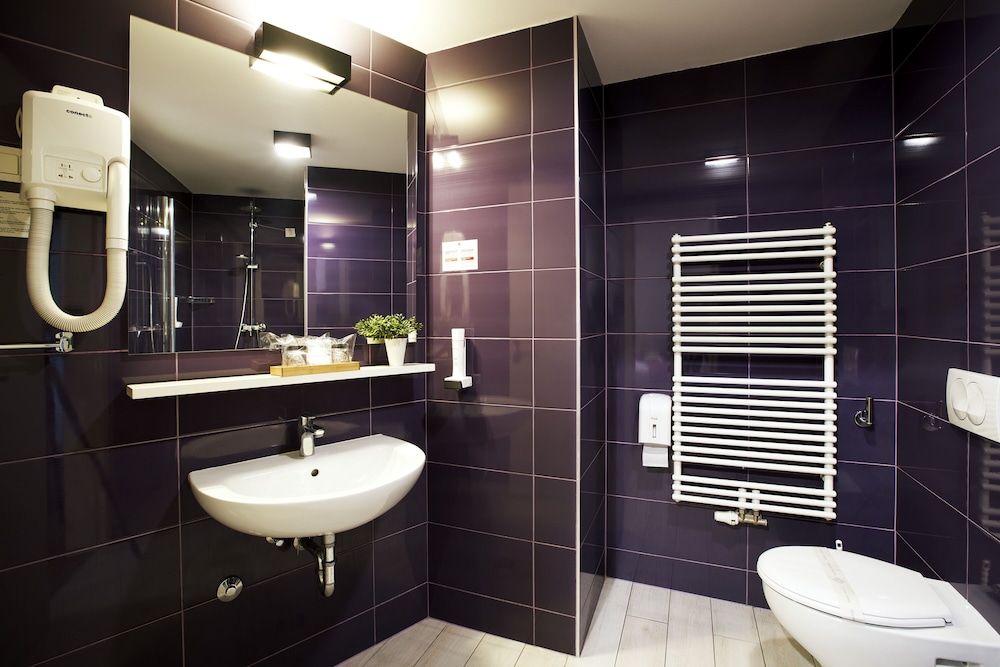 Art Hotel Like Comfort Double or Twin Room 2