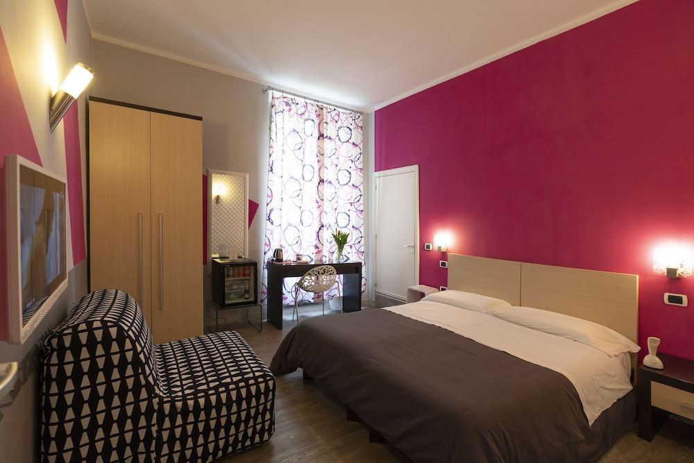 H Rooms Boutique Hotel Comfort Room, 1 Bedroom, Private Bathroom, Courtyard Area 14