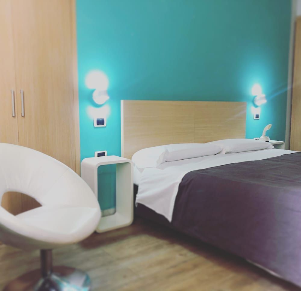 H Rooms Boutique Hotel Comfort Room, 1 Bedroom, Private Bathroom, Courtyard Area 9