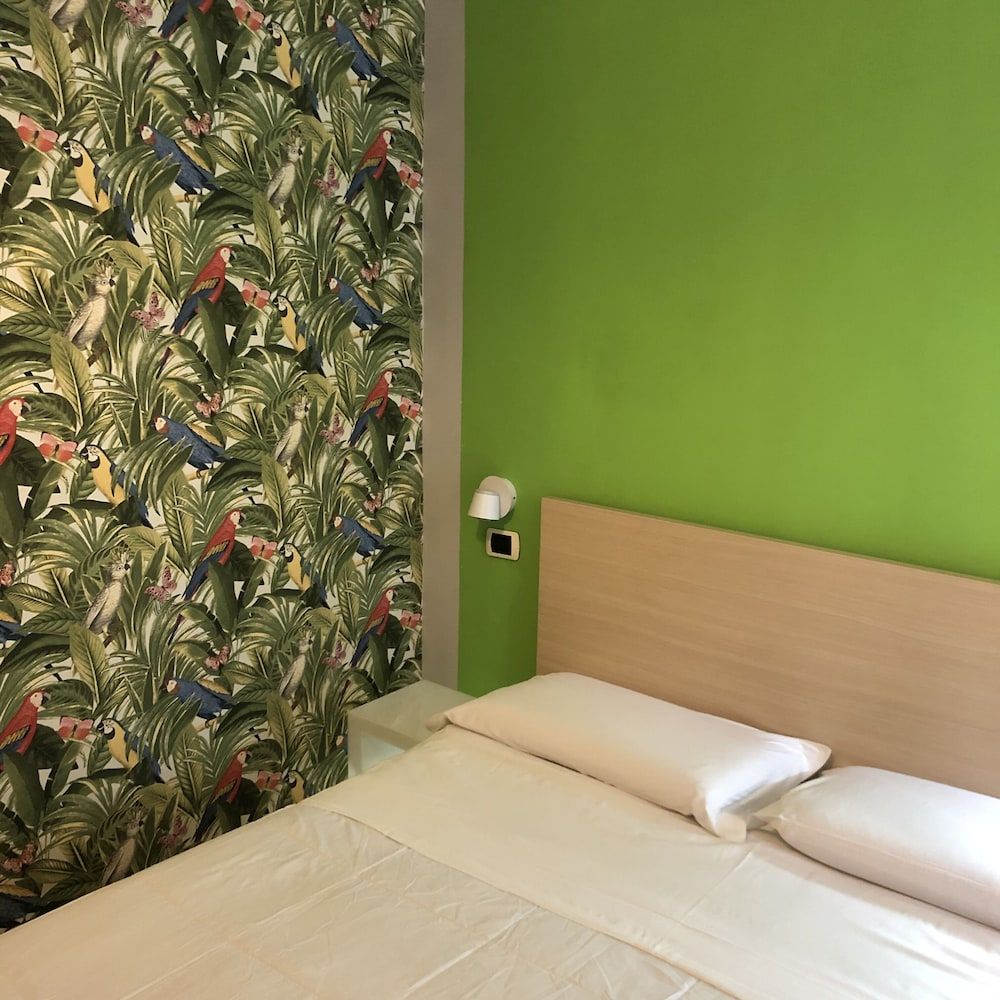 H Rooms Boutique Hotel Comfort Room, 1 Bedroom, Private Bathroom, Courtyard Area 8