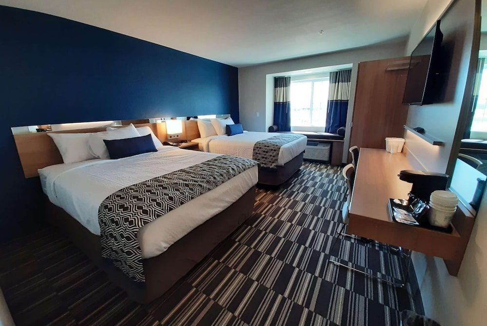 Room, 2 Queen Beds, Non Smoking (East View)