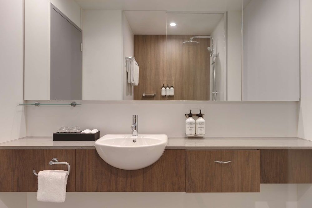 Travelodge Hotel Hurstville Sydney Executive Room, 1 King Bed 4