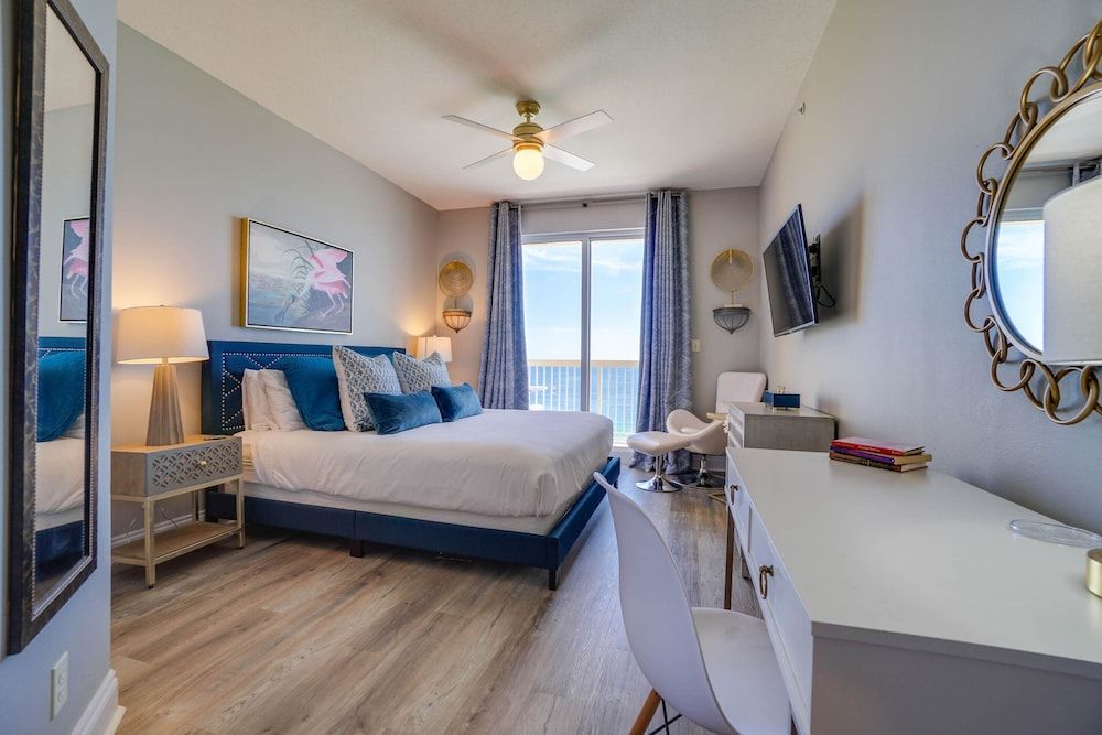 Condo, 3 Bedrooms, Beach View (1704E)