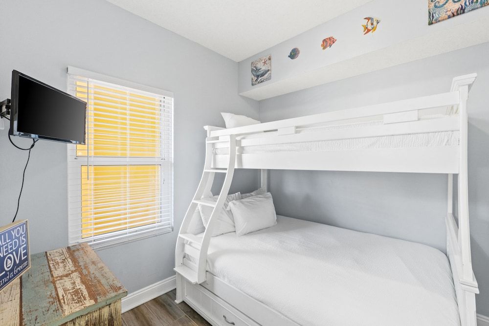 Condo, 3 Bedrooms, Sea View (2106E)