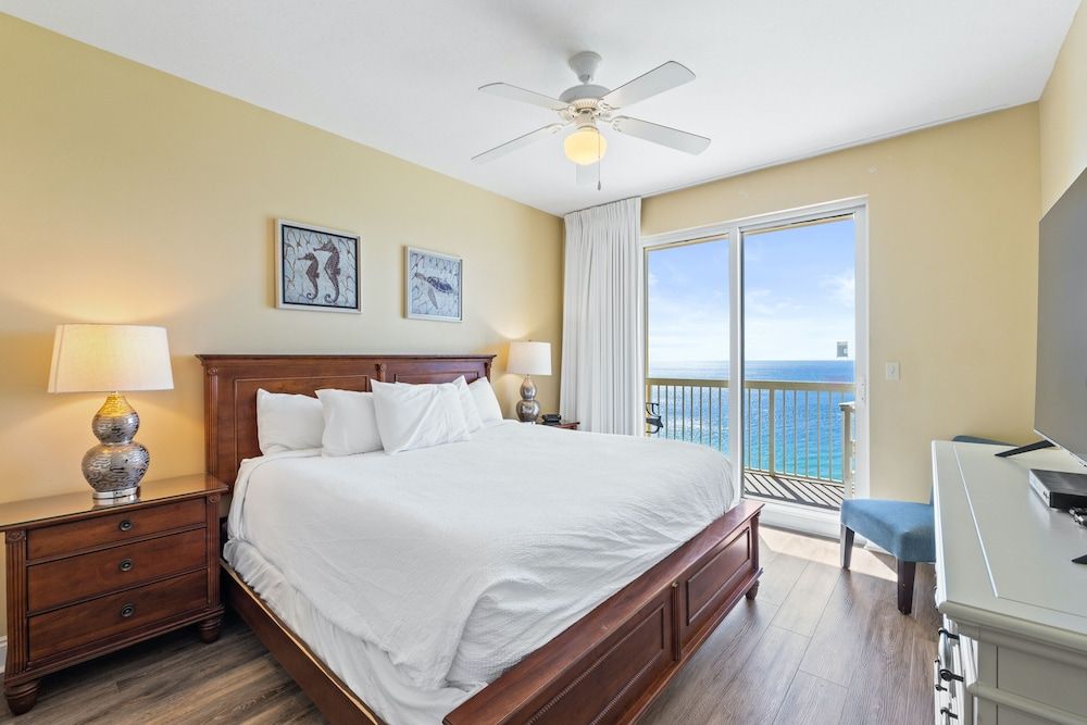 Condo, 3 Bedrooms, Beach View (2202W)