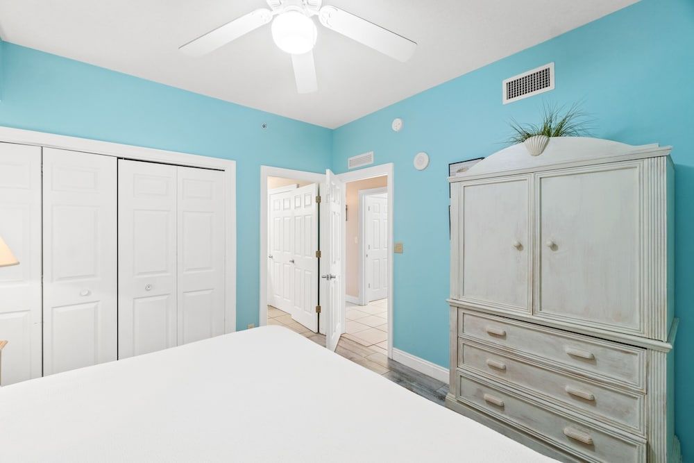 Condo, 3 Bedrooms, Beach View (402W)