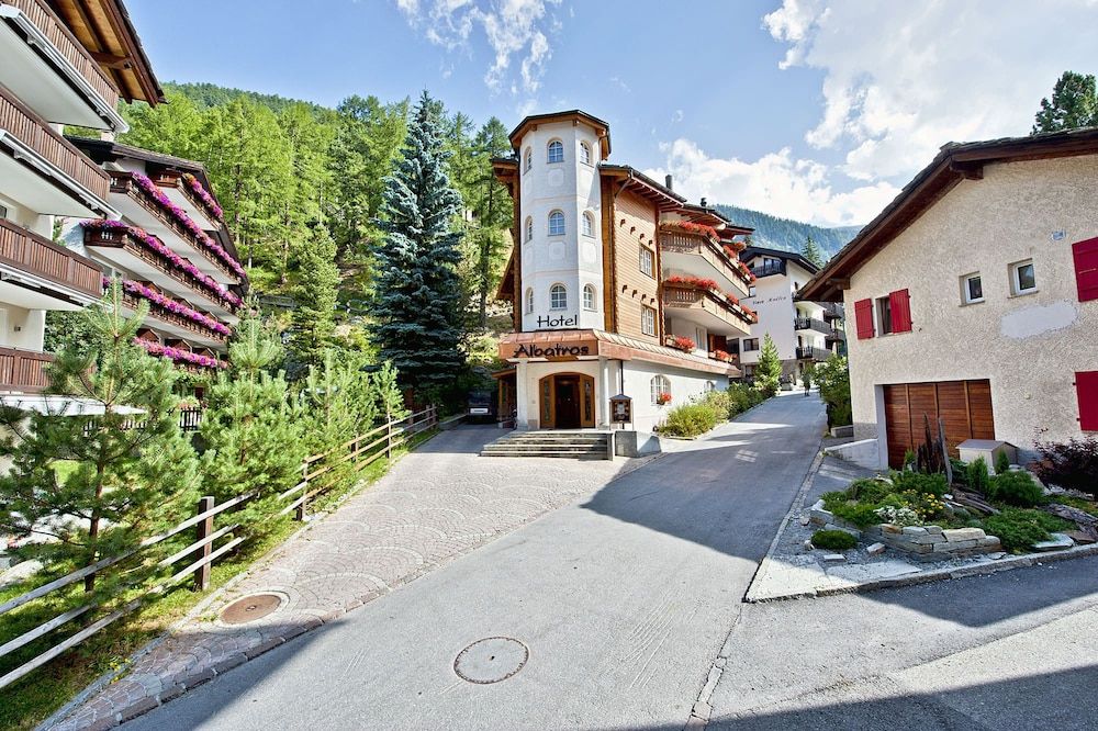 undefined Hotel Albatros Zermatt 10