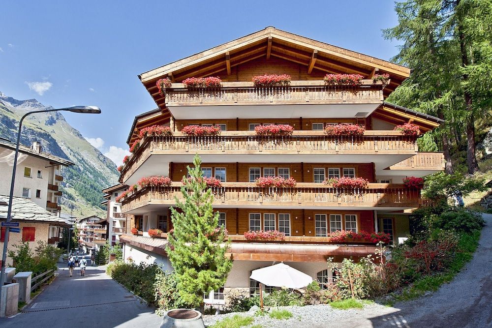 undefined Hotel Albatros Zermatt 6