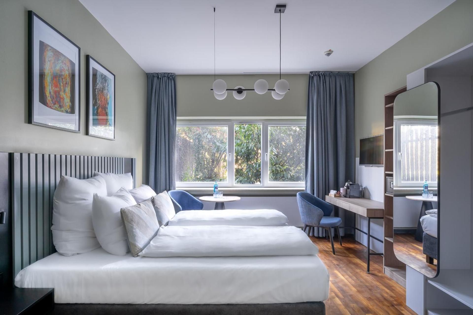 Large Studio with kitchenette