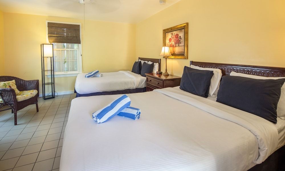 Wicker Guesthouse Deluxe Room 2 Queen at Wicker House, 913 Duval Street 5