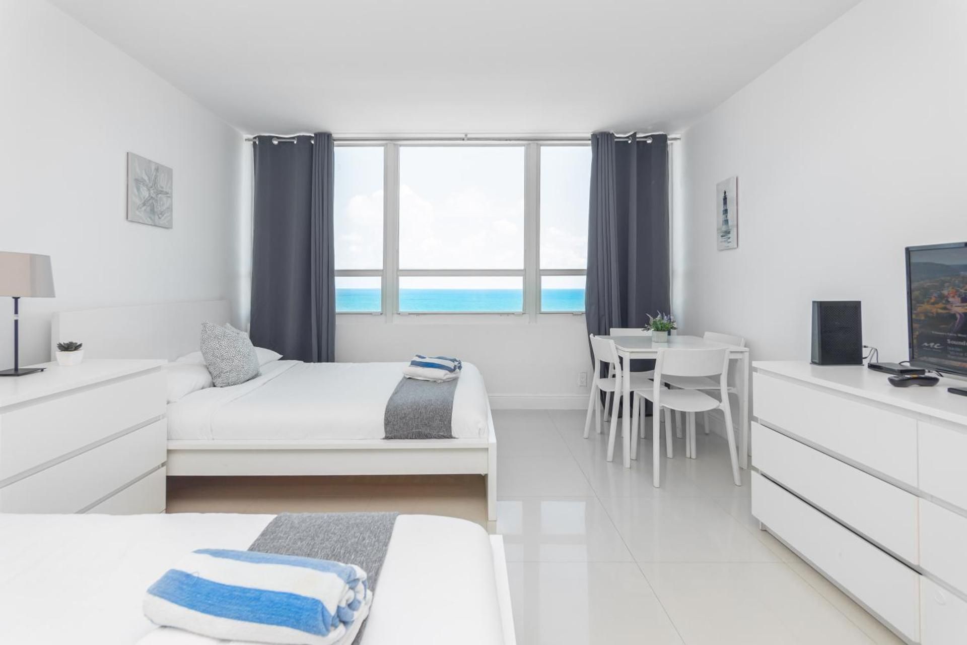 Studio with Sea View