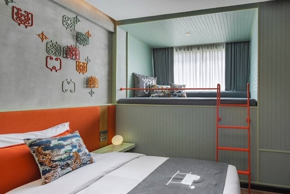 undefined Samsen Street Hotel 3