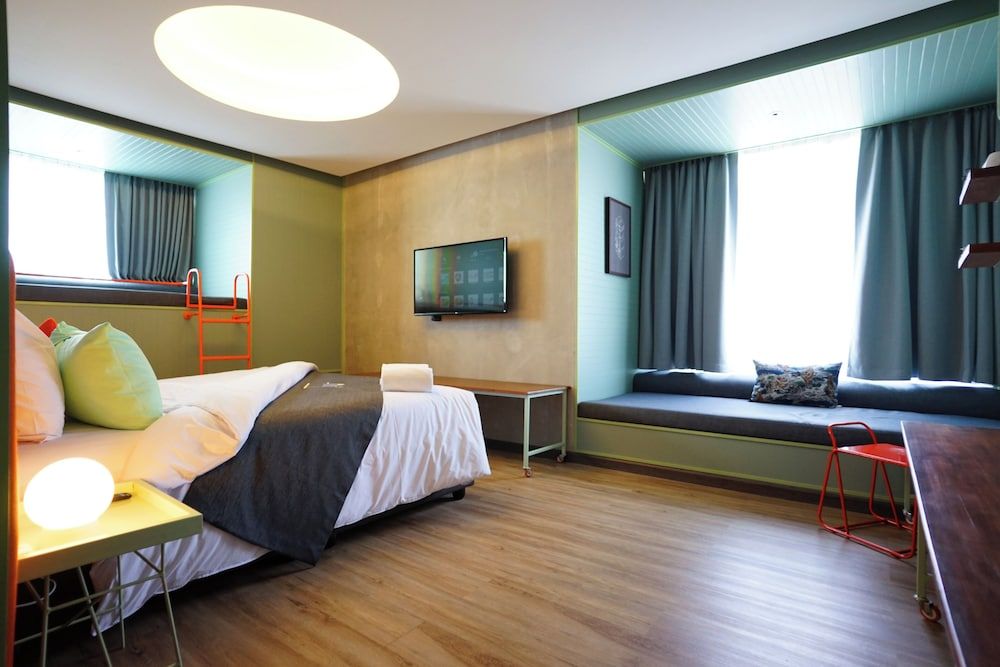 Samsen Street Hotel Suite 3