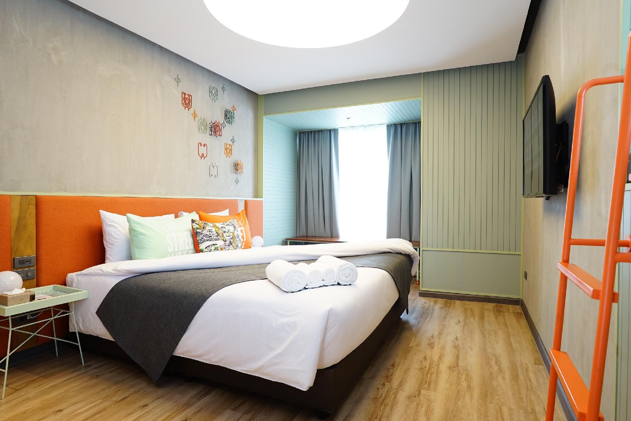Samsen Street Hotel Suite 5