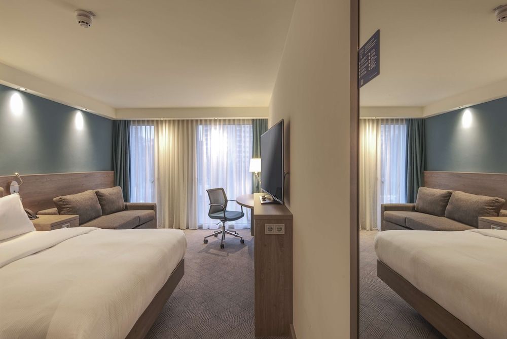 Room, 1 Queen Bed with Sofa bed (1 Queen Bed with Sofa Bed)