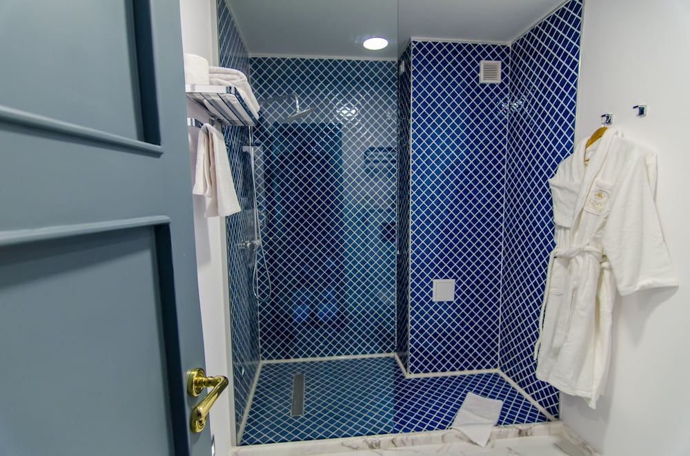 Lido by Phoenicia Deluxe Twin Room 9