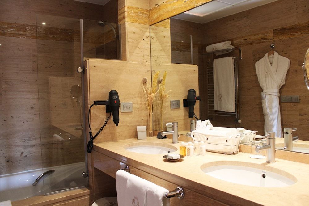 Pazo Los Escudos Hotel And Spa Resort Family Room (2 adults + 2 children) 3