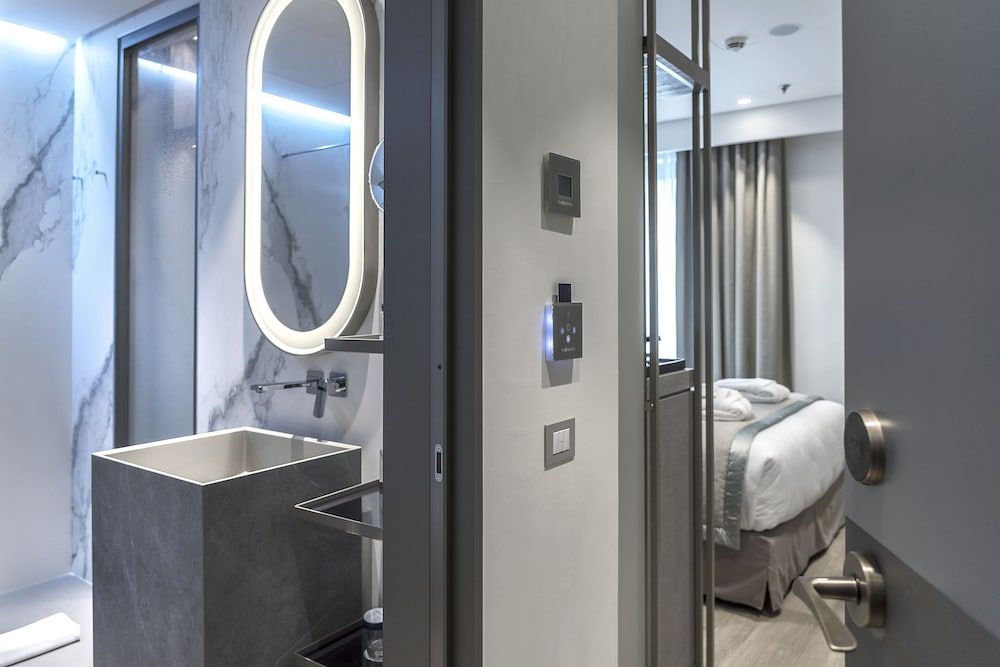 The Regency, Rome, A Tribute Portfolio Hotel Classic Room, 1 Queen Bed, Non Smoking 11