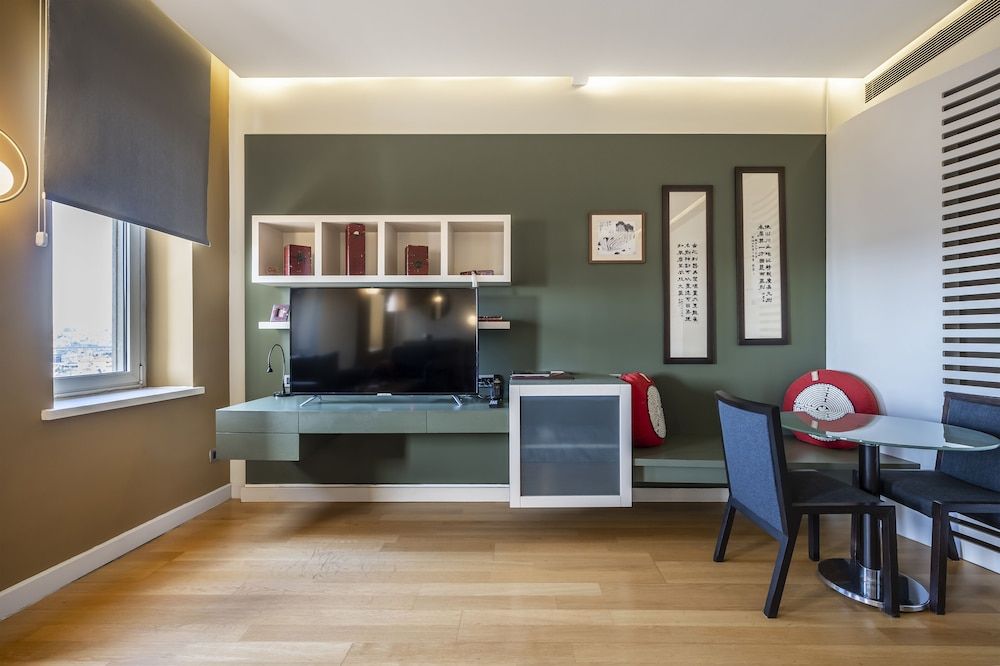 Ansen Suites Superior Suite 69