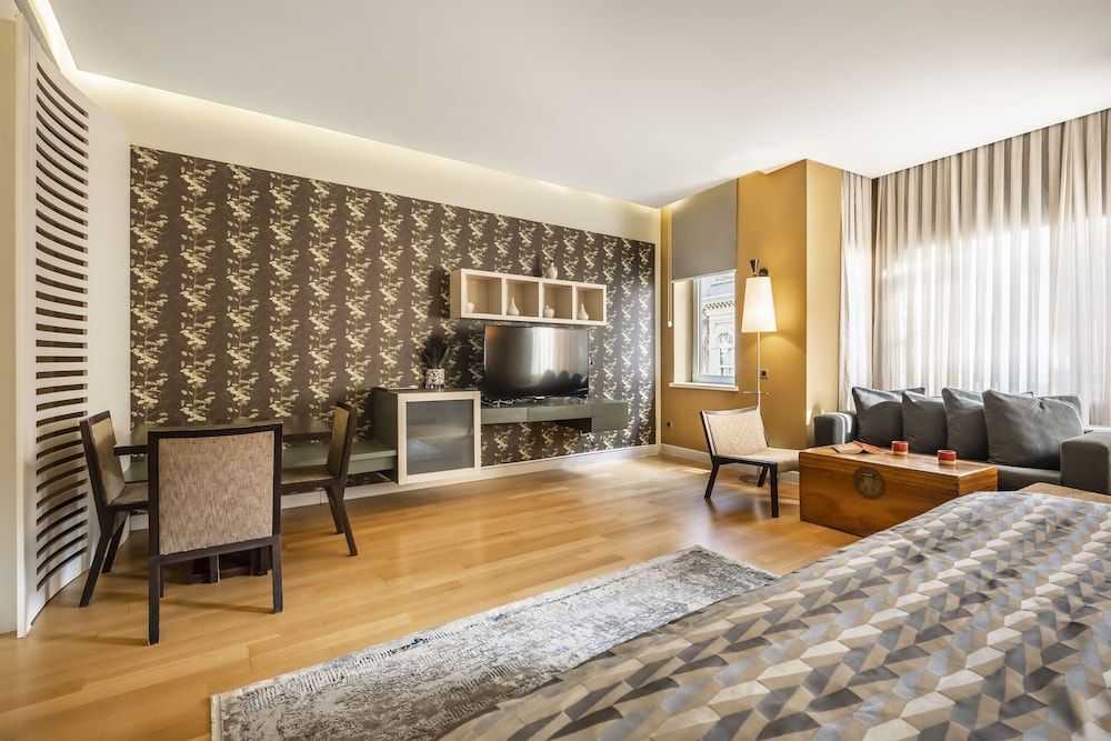 Ansen Suites Superior Suite 31