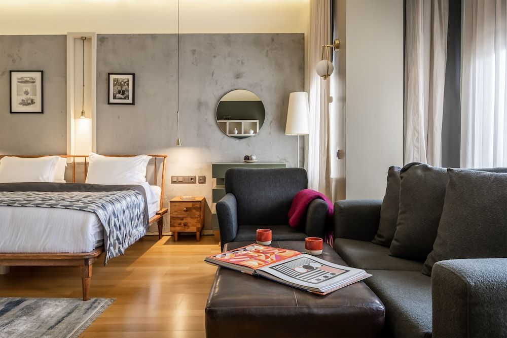 Ansen Suites Superior Suite 79