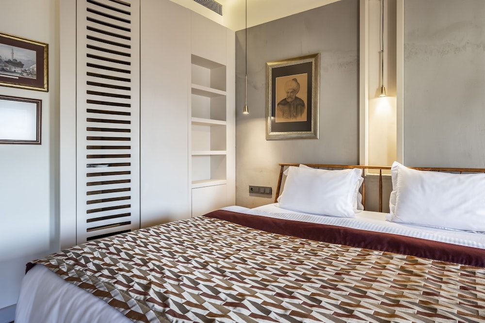 Ansen Suites Superior Suite 16