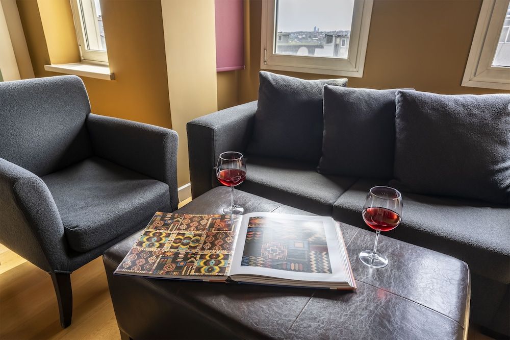 Ansen Suites Superior Suite 51