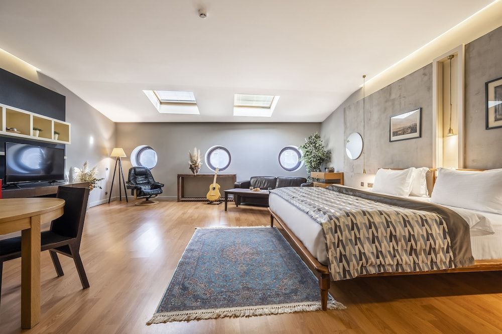 undefined Ansen Suites 10