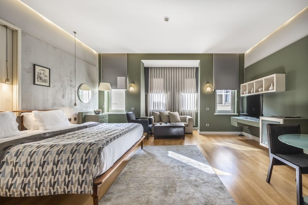 Ansen Suites Superior Suite 7