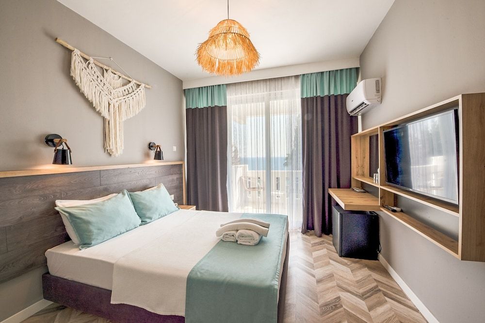 undefined Royal City Hotel 6