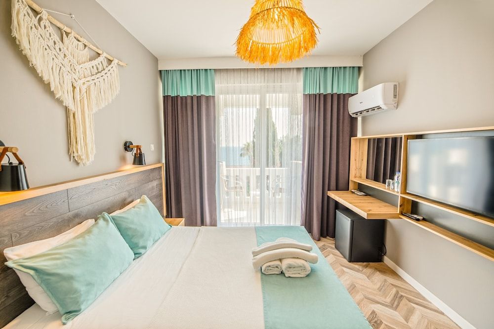 undefined Royal City Hotel 9