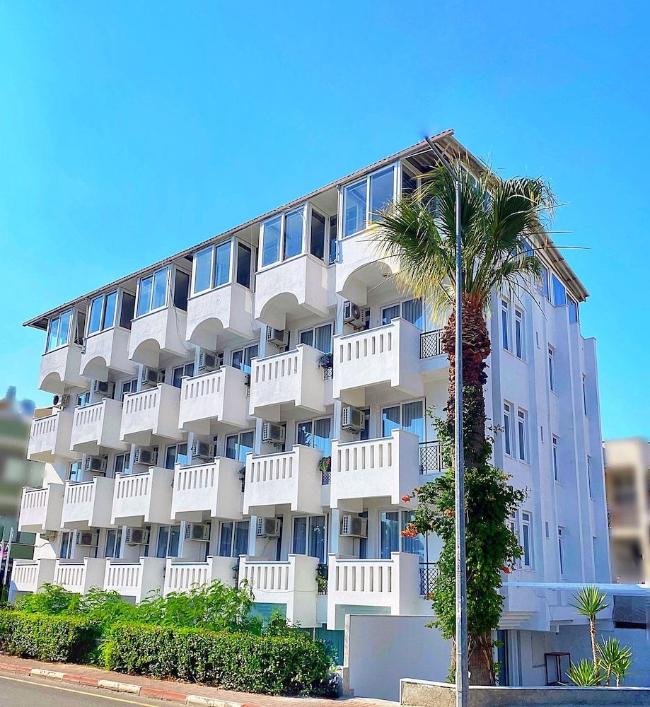 undefined Royal City Hotel 5