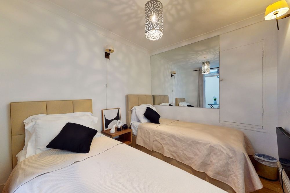 undefined Park Lane Apartments - Clarges St 8