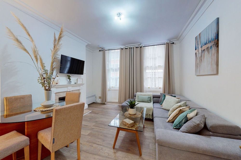 undefined Park Lane Apartments - Clarges St 10