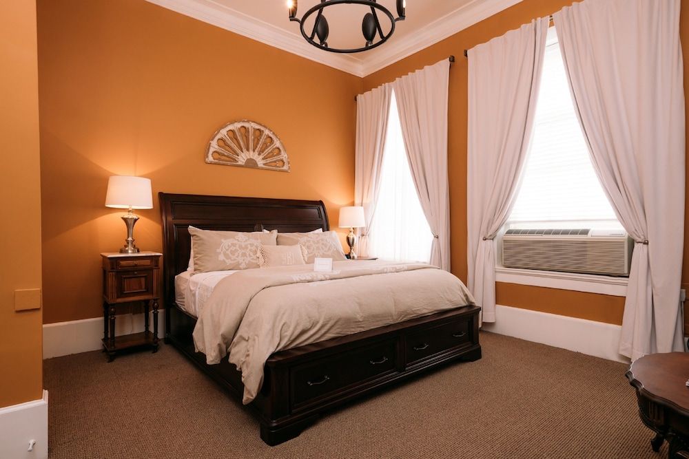 The Kendall Col. Henry C. King Suite 2