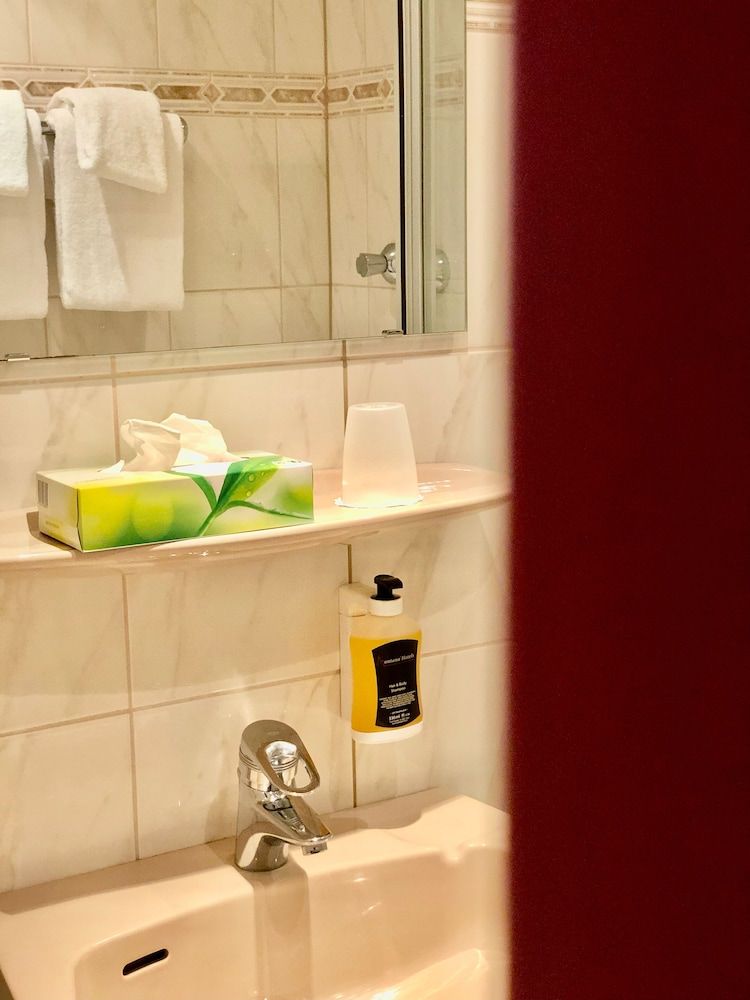 Montana Hotel Köln-Bonn Airport Comfort Twin Room 3