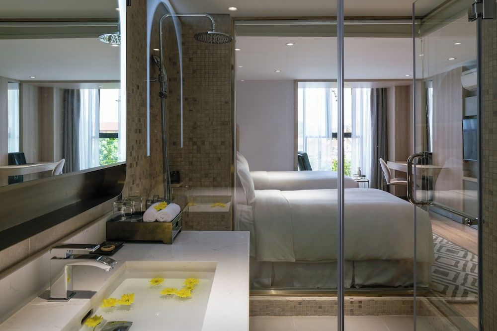 Hanoi Le Jardin Hotel & Spa Deluxe Twin Room, City View 5