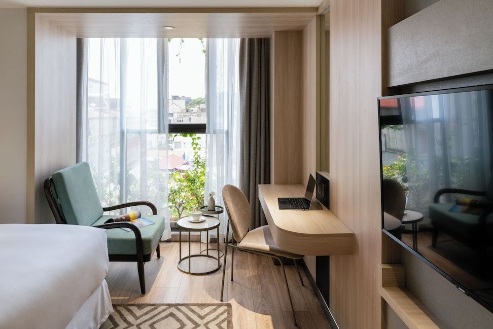 Hanoi Le Jardin Hotel & Spa Deluxe Twin Room, City View 7