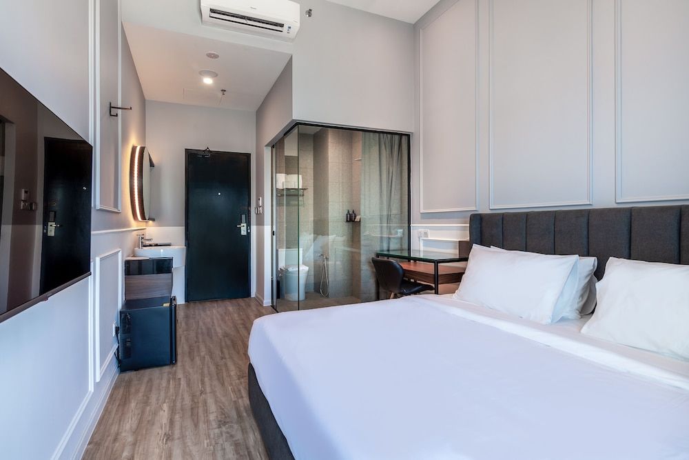 Wesley Hotel Premier King Room